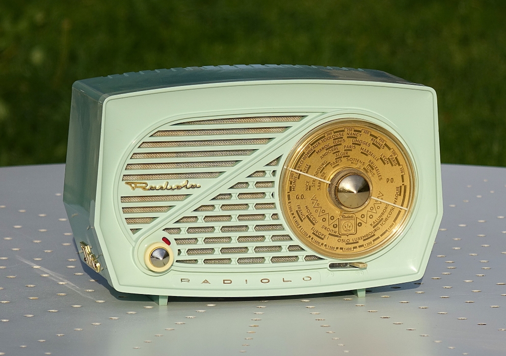 /Enceinte-portable-/vintage-de-thierrycreations- Radiolo-212-1.jpg /Enceinte-portable-/vintage-de-thierrycreations- Radiolo-212-1.jpg