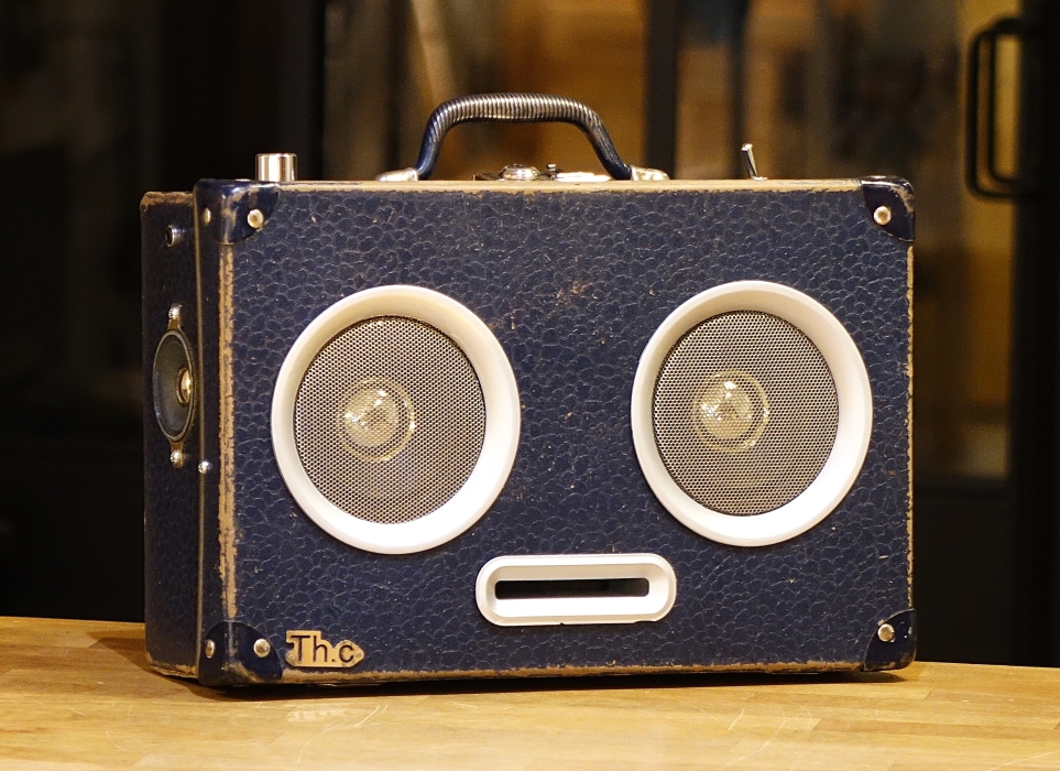 /Enceinte-portable-/vintage-de-thierrycreations- Pokerface-218-1.jpg /Enceinte-portable-/vintage-de-thierrycreations- Pokerface-218-1.jpg